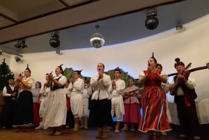 Madeira: Perinteinen madeiralainen illallinen ja esitys