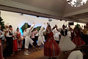 Madeira: Perinteinen madeiralainen illallinen ja esitys
