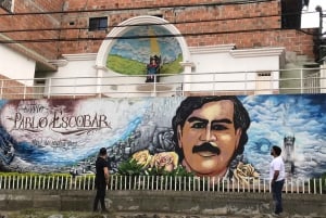 Medellín: Excursão particular a Pablo Escobar com passeio de teleférico
