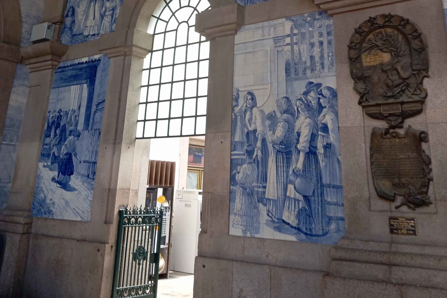 Monumentala och historiska Porto med börspalatset