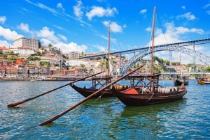 Porto: crociera in barca Rabelo di 50 minuti sul fiume Douro