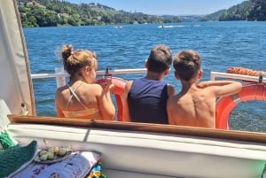 Porto: 6 siltaa -risteily portviinin maistajaisilla ja auringonlaskun katseluvaihtoehdolla