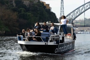 Porto: 6 siltaa -risteily portviinin maistajaisilla ja auringonlaskun katseluvaihtoehdolla