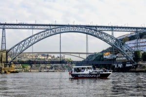 Porto: 6 siltaa -risteily portviinin maistajaisilla ja auringonlaskun katseluvaihtoehdolla