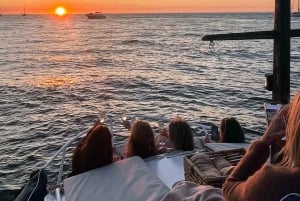 Porto: 6 siltaa -risteily portviinin maistajaisilla ja auringonlaskun katseluvaihtoehdolla