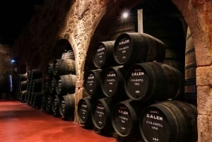 Oporto: Visita a la Bodega de Cálem, Museo Interactivo y Cata de Vinos