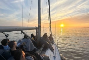 Porto: Charming Sailboat Cruise with Port Wine,Sunset Option