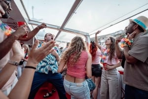 Porto: Crazy Pub Crawl med gratis shots, drinker, spill + VIP