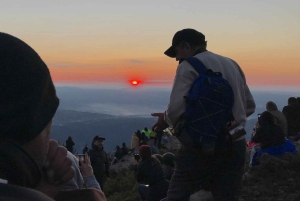 Ночная прогулка с гидом, чтобы насладиться восходом солнца на горе Марао