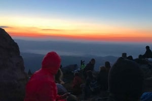 Ночная прогулка с гидом, чтобы насладиться восходом солнца на горе Марао