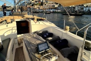 Porto: Båttur på elven Douro med vinsmaking (liten gruppe)