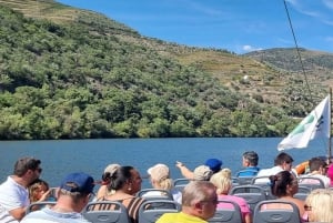 Porto: Tur til Douro-dalen med 2 vingårde, frokost og krydstogt