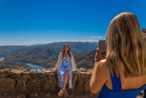 Porto: Vin- og historietur i Douro-dalen med krydstogt og frokost