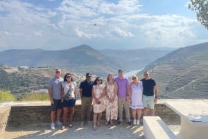 Porto : Visite de la vallée du Douro avec un sommelier et excursion en bateau