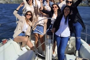 Porto: Festa esclusiva a bordo di un'incantevole barca a vela con aperitivo