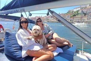 Porto: Festa esclusiva a bordo di un'incantevole barca a vela con aperitivo