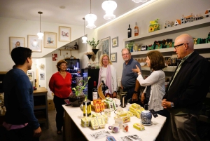 Porto: Food and Wine tasting tour in HIDDEN GEMS
