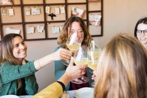 Oporto: Tour a pie de degustación de comida y vino con la Cueva del Vino de Oporto