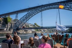 Porto: tour guidato in tuk-tuk e crociera opzionale sul fiume Douro
