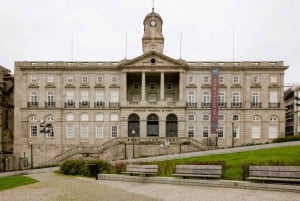 Porto: Guided Tuk Tuk Tour