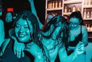 Porto: LGBT Kroegentocht 3 Bars, 3 Drankjes en een Onvergetelijke Queer Ervaring!