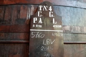 Порту: Пешеходная экскурсия с дегустацией портвейна и вин Дору