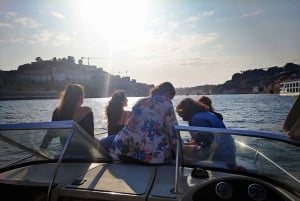 Porto:Privat tur med båt 6 broar 1h30 grupppris upp till 6px