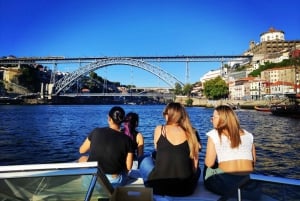 Porto:Privat tur med båt 6 broar 1h30 grupppris upp till 6px