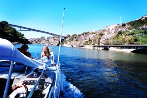 Porto:Privat tur med båt 6 broar 1h30 grupppris upp till 6px