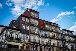 Porto: Yksityinen historiallisen keskustan kävelykierros ja degustointi