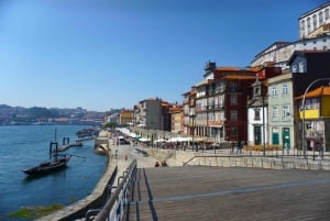 Porto: Yksityinen historiallisen keskustan kävelykierros ja degustointi