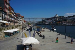 Porto: Yksityinen historiallisen keskustan kävelykierros ja degustointi