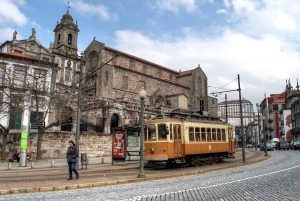 Porto: Yksityinen historiallisen keskustan kävelykierros ja degustointi