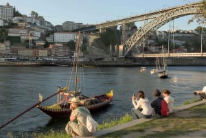 Oporto: Tour histórico privado a pie con guía local