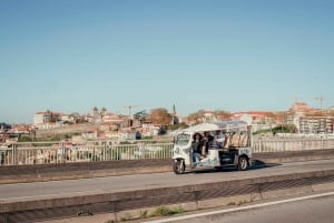 Porto : Visite touristique privée en tuk tuk électrique