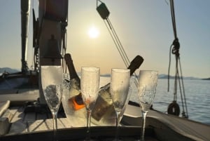 Porto San Paolo: Aperitivo al tramonto in crociera d'epoca a Tavolara
