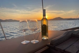 Porto San Paolo: Aperitivo al tramonto in crociera d'epoca a Tavolara