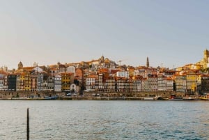 Porto: crociera al tramonto con drink di benvenuto su una barca a vela
