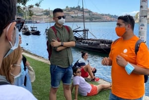 Порту: Пешеходная экскурсия 'Дегустация вин с тапас