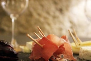 Порту: Пешеходная экскурсия 'Дегустация вин с тапас