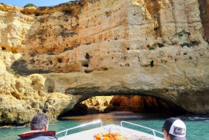 Portugal: 2 timers bådtur til Benagil-hulen