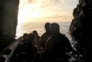 São Miguel: Auringonlaskun veneretki – kultainen valo, kalliot ja luolat