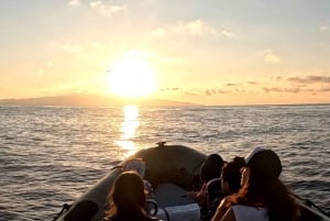 São Miguel: Auringonlaskun veneretki – kultainen valo, kalliot ja luolat