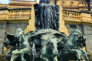 São Paulo : Kävelykierros oppaan johdolla, jossa on nähtävyyksien nähtävyyksiä