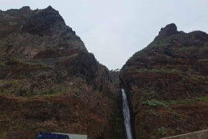 Etelä-Madeira: päiväretki, henkeäsalpaava vuoristo- ja rannikkomatka