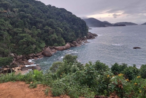 Travessia da Juatinga trekking on the green coast of Paraty