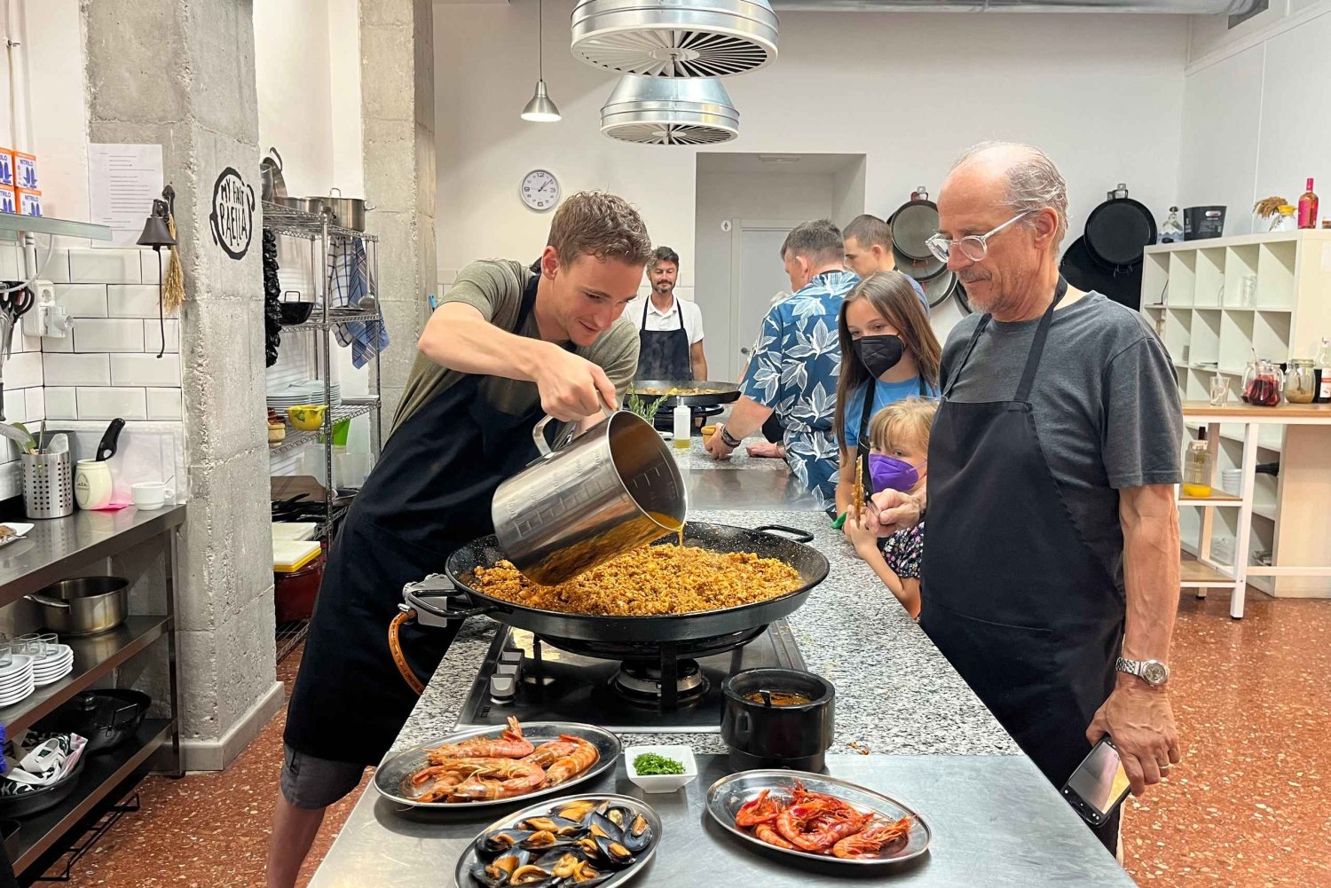 Valencia: Paella-workshop, tapas og besøg på Ruzafa-markedet