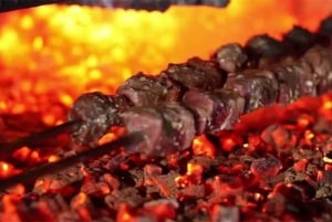 Au départ de Funchal : visite guidée sur le thème du vin de Madère, téléphérique et déjeuner typique.