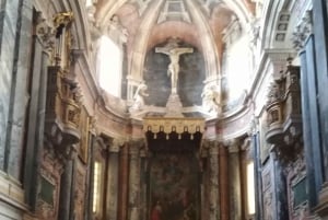 Вино, римский храм и костяная часовня в частном туре на полдня