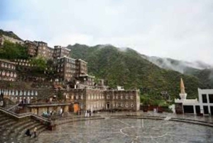 アブハ：リジャル・アルマーのガイド付きツアー